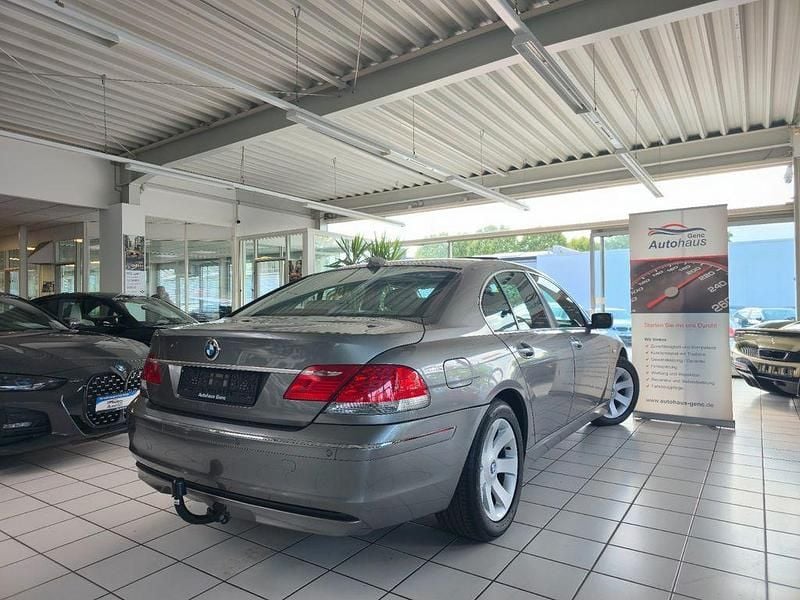 Gebraucht BMW 730 231 PS (169 kW) 2005 Sterlinggrau Limousine