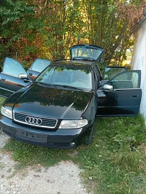 Gebraucht Audi A4 116 PS (85 kW) 2000 Schwarz Kombi