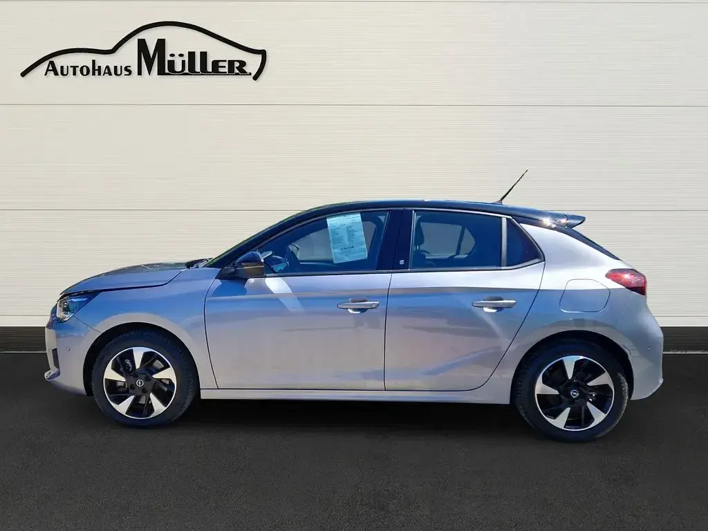 Gebraucht Opel Corsa-e GS Line 100 kW (136 PS) 2022 Kontrast grau/quarz silber Kleinwagen