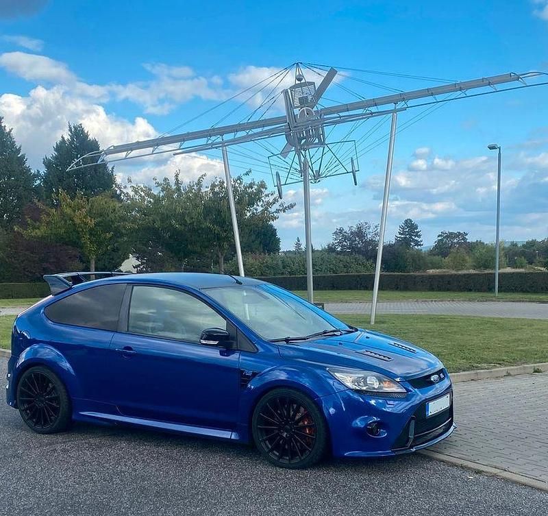 Blau Gebraucht 2009 Ford Focus RS Limousine | 31.600 € - Bild 1/4