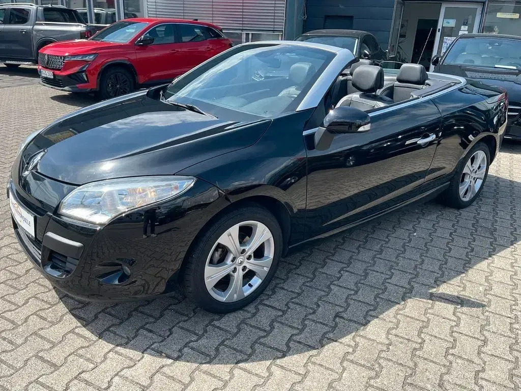 Gebraucht Renault Mégane Cabriolet Dynamique 110 PS (80 kW) 2013 Schwarz Cabrio