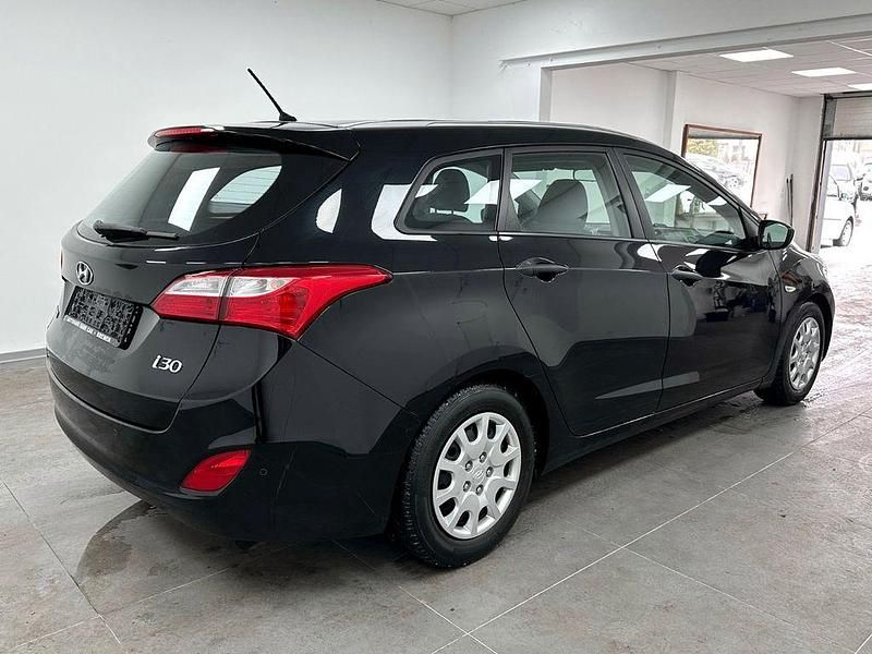 Gebraucht Hyundai i30 Classic 90 PS (66 kW) 2013 Schwarz Kombi