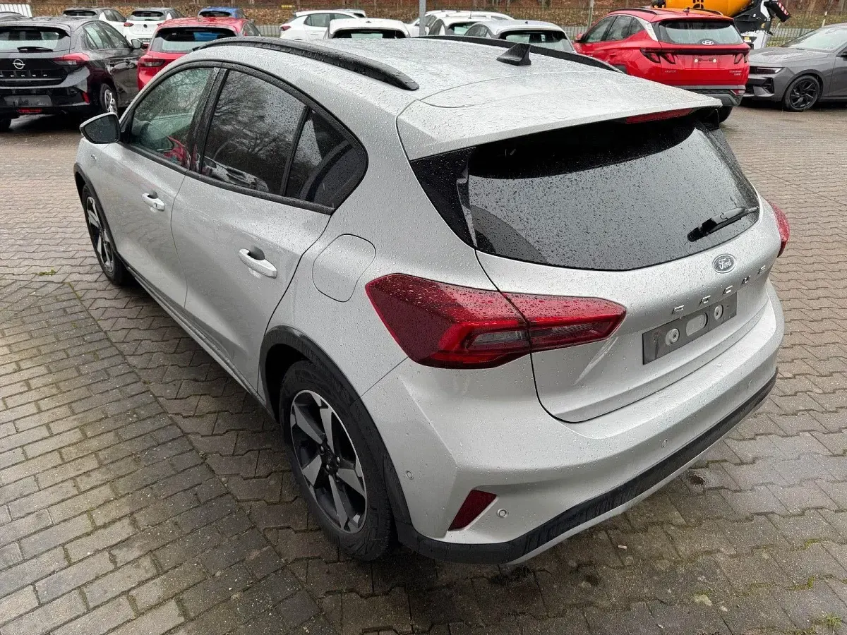 Gebraucht Ford Focus Active 155 PS (114 kW) 2024 Silber Limousine