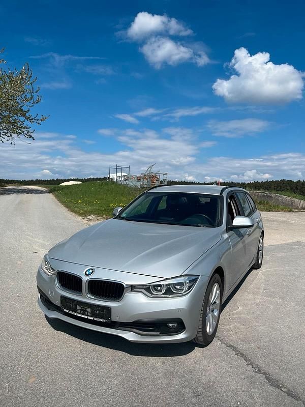Gebraucht BMW 320 190 PS (139 kW) 2015 Grau Kombi
