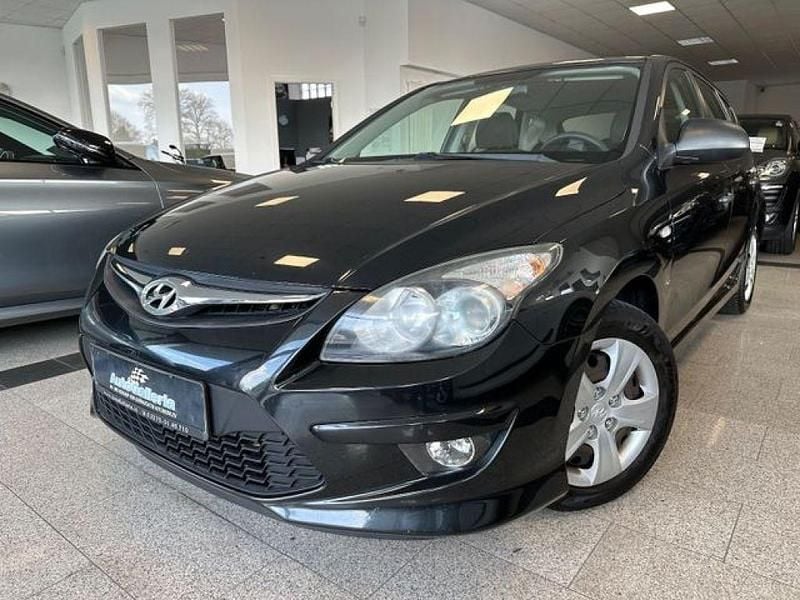 Schwarz Gebraucht 2011 Hyundai i30 Edition Kleinwagen | 3.499 € (Fairer Preis) - Bild 1/4