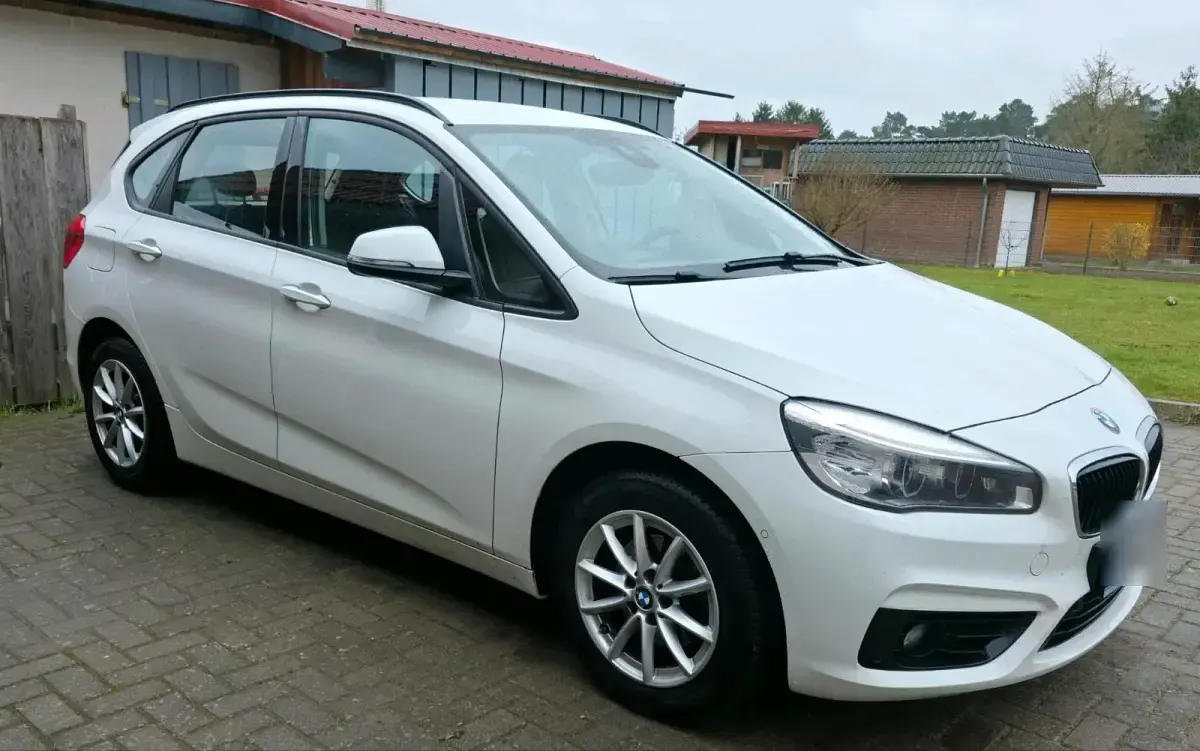 Używany BMW 218 116 KM (85 kW) 2017 Biały Kombi