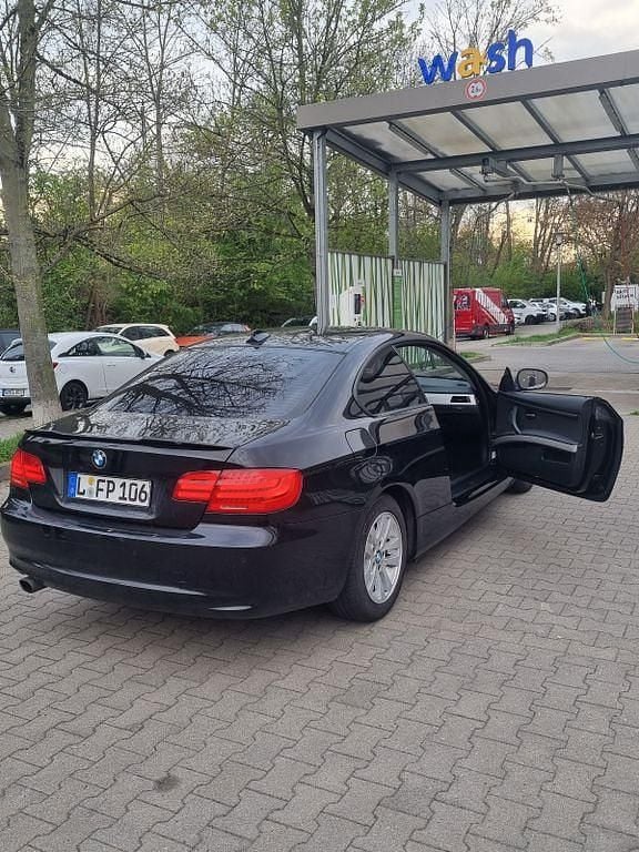 Second-hand BMW 318 143 CP (105 kW) 2012 Negru Coupe