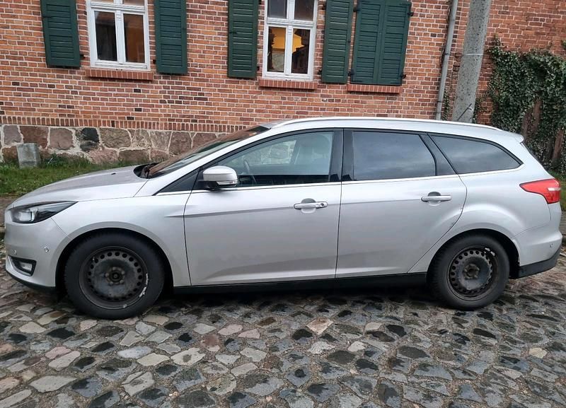 Gebraucht Ford Focus Titanium 150 PS (110 kW) 2017 Silber Kombi