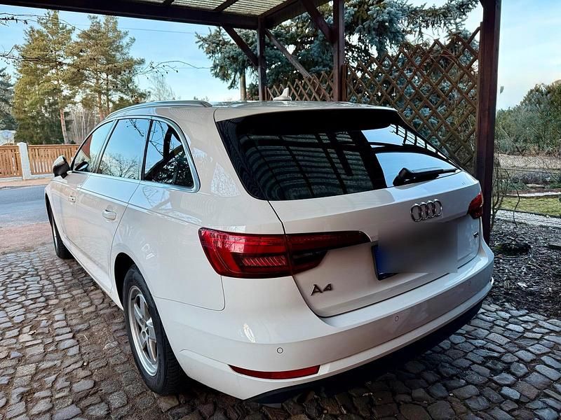 Gebraucht Audi A4 150 PS (110 kW) 2016 Weiß Kombi