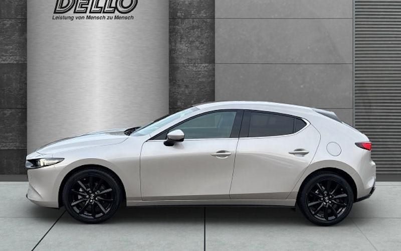 Neu Mazda 3 Center-Line 186 PS (136 kW) 2025 Platinum quartz Limousine