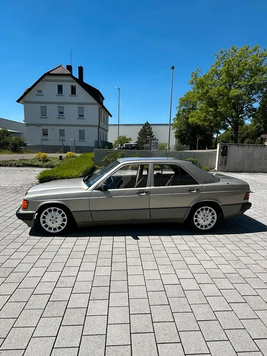 Gebraucht Mercedes 190 118 PS (86 kW) 1988 Grau Limousine
