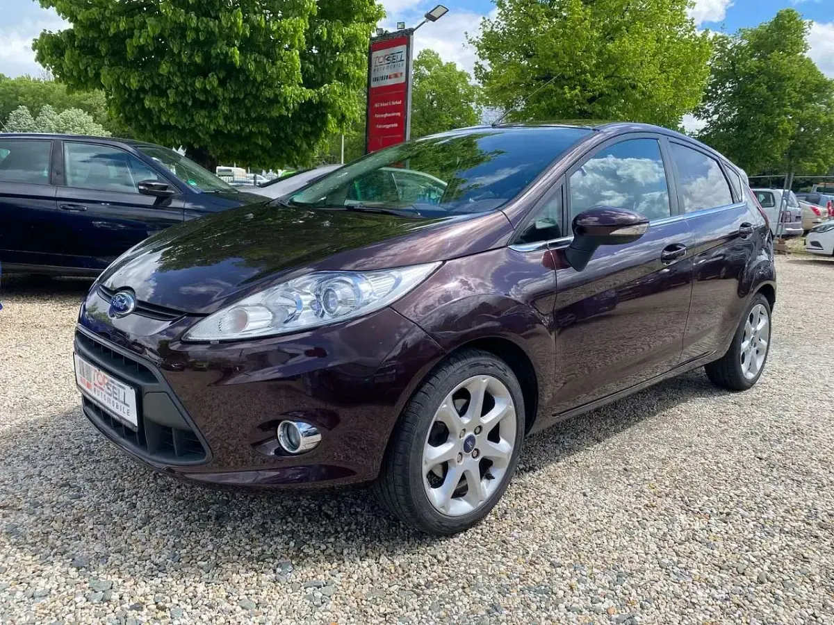 Gebraucht Ford Fiesta Titanium 82 PS (60 kW) 2009 Braun Kleinwagen