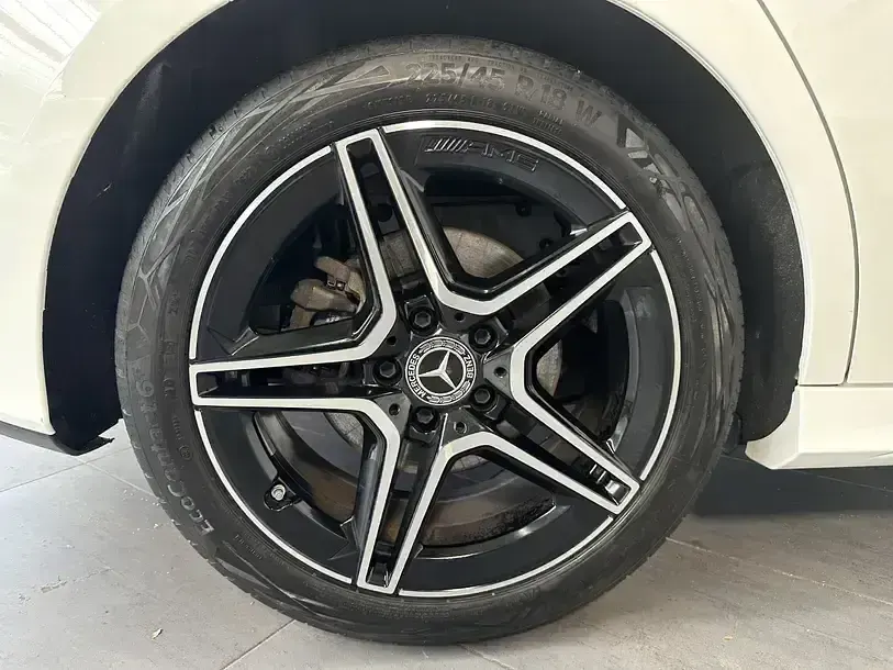 Gebraucht Mercedes B200 AMG line 163 PS (119 kW) 2022 Polarweiã Kleinwagen