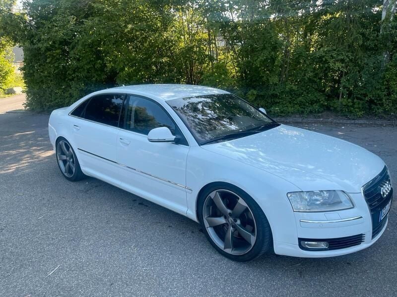 Weiß Gebraucht 2010 Audi A8L Comfort Limousine | 10.199 € - Bild 1/4