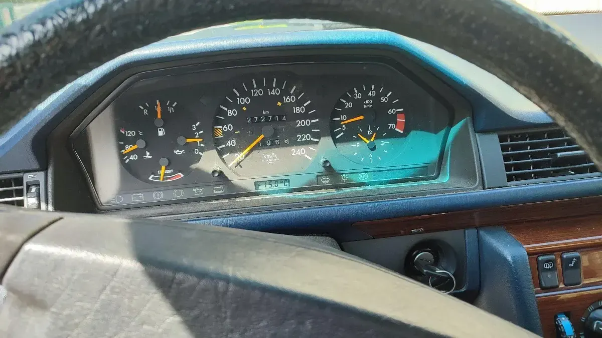 Gebraucht Mercedes E260 160 PS (117 kW) 1990 Blau Limousine