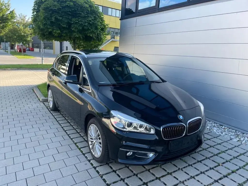 Gebraucht BMW 220 Active Tourer Luxury Line 190 PS (139 kW) 2014 Schwarz Van / Kleinbus