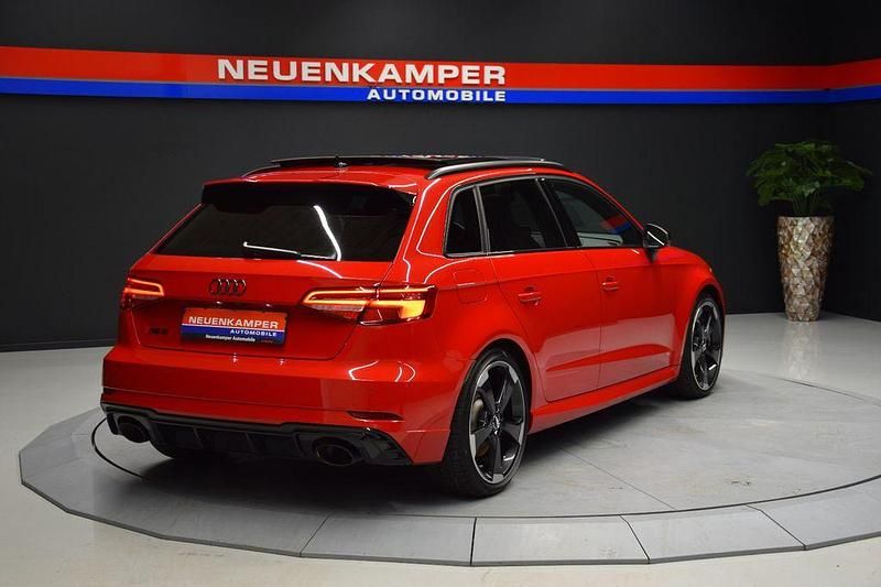 Gebraucht Audi RS3 Ambiente 400 PS (294 kW) 2020 Rot Limousine