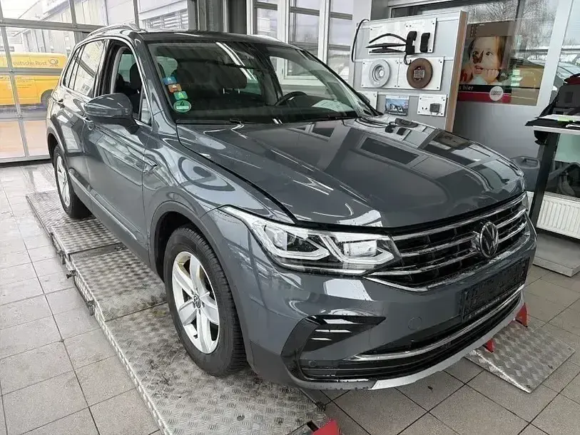 Używany VW Tiguan Elegance 150 KM (110 kW) 2023 Szary SUV