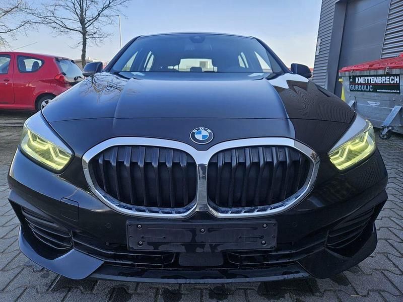 Gebraucht BMW 116 Advantage 116 PS (85 kW) 2022 Schwarz Kleinwagen
