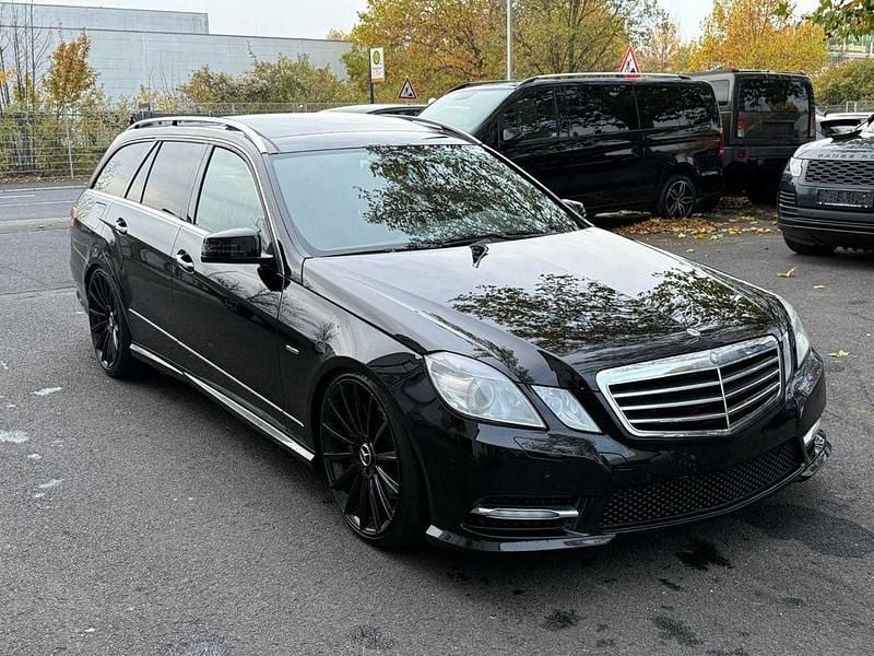 Gebraucht Mercedes E350 AMG line 265 PS (194 kW) 2012 Schwarz Kombi
