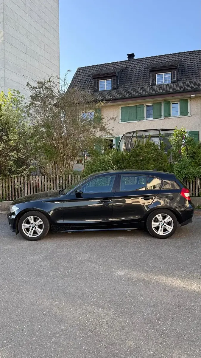 Gebraucht BMW 116 116 PS (85 kW) 2005 Schwarz Kleinwagen