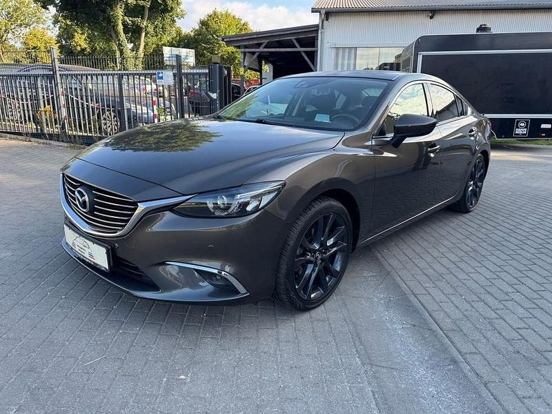 Grau Gebraucht 2016 Mazda 6 Sports-Line Limousine | 17.999 € (Fairer Preis) - Bild 1/4