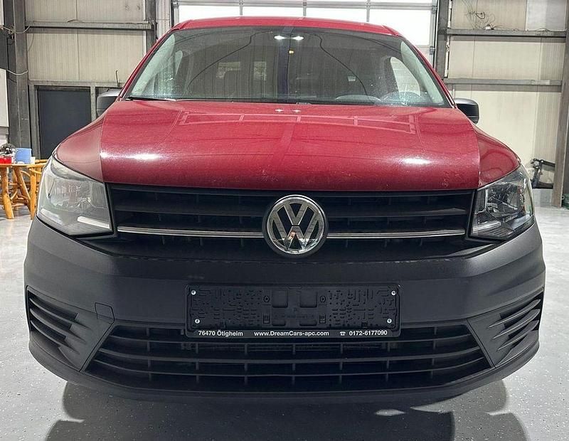 Używany VW Caddy Maxi 102 KM (75 kW) 2020 Czerwony Minivan