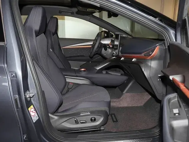 Neu Cupra Tavascan VZ 250 kW (340 PS) 2026 Tavascan blau metallic SUV