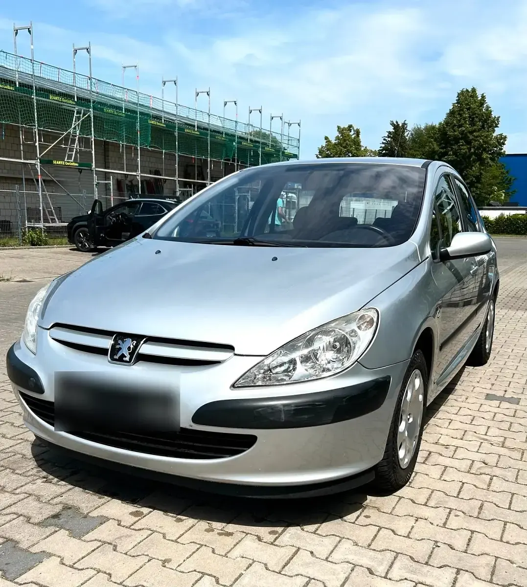 Gebraucht Peugeot 307 109 PS (80 kW) 2002 Silber Limousine