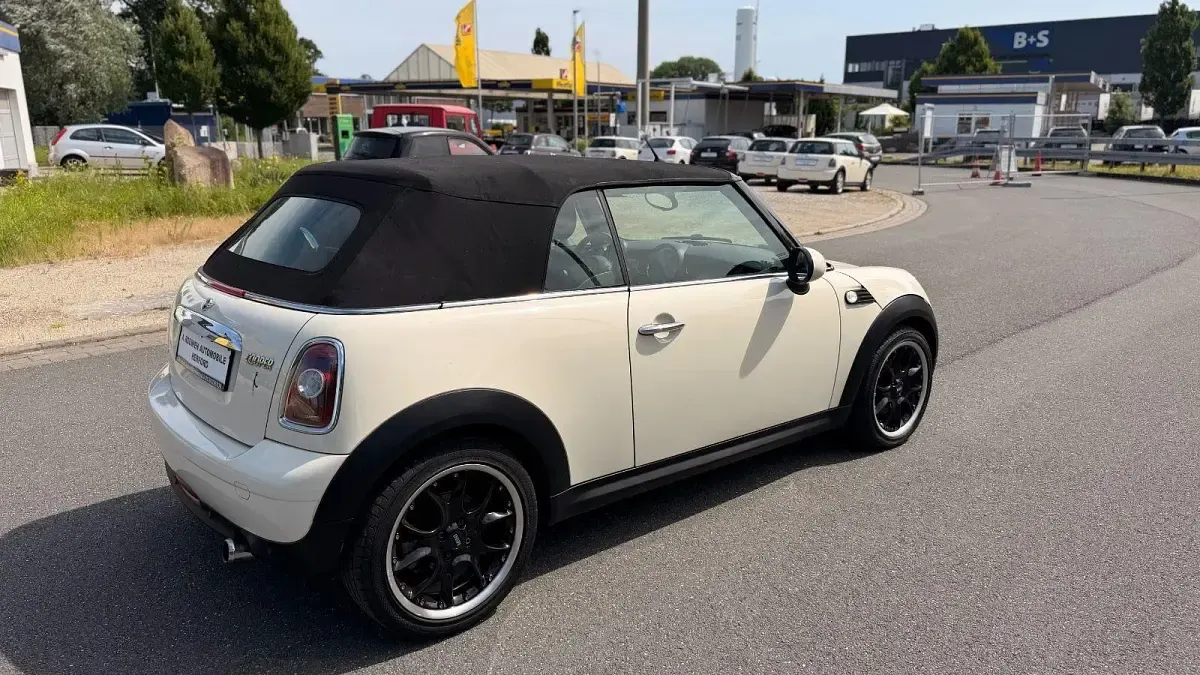 Gebraucht Mini Cooper Cabriolet 120 PS (88 kW) 2009 Weiß Cabrio