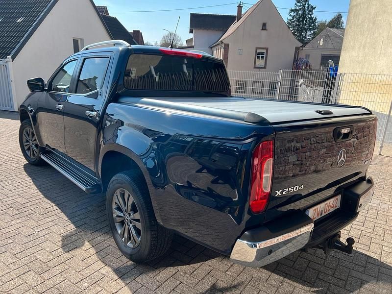 Second-hand Mercedes X250 Edition 190 CP (139 kW) 2019 Albastru Pickup