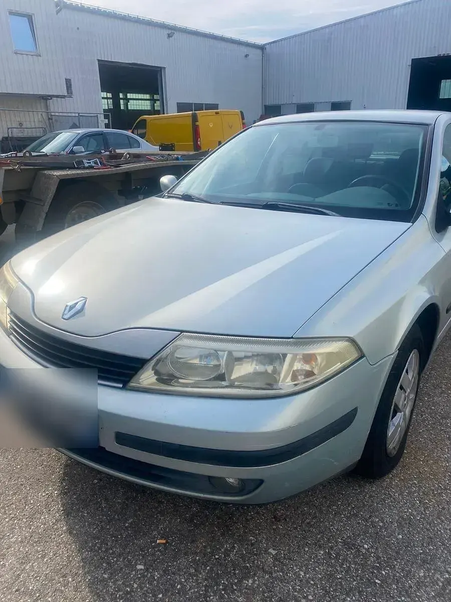 Gebraucht Renault Laguna II Dynamique 120 PS (88 kW) 2002 Grau Limousine