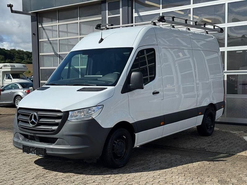 Weiß Gebraucht 2022 Mercedes Sprinter Van | 39.990 € (Fairer Preis) - Bild 1/2