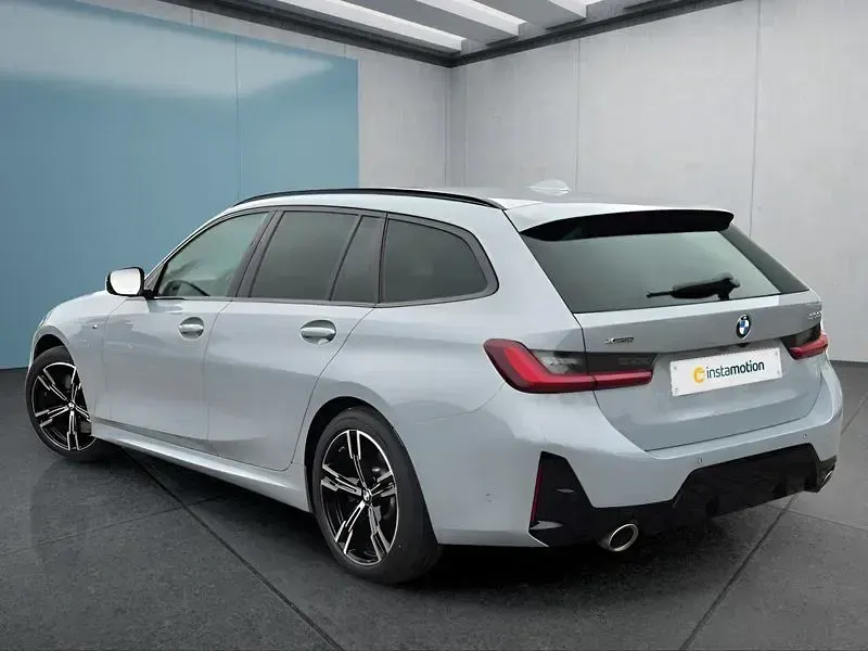 Gebraucht BMW 330 245 PS (180 kW) 2025 Grau Kombi