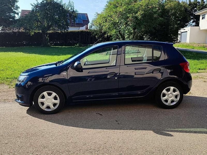 Blau Gebraucht 2016 Dacia Sandero Ambiance Kleinwagen | 5.800 € (Fairer Preis) - Bild 1/4