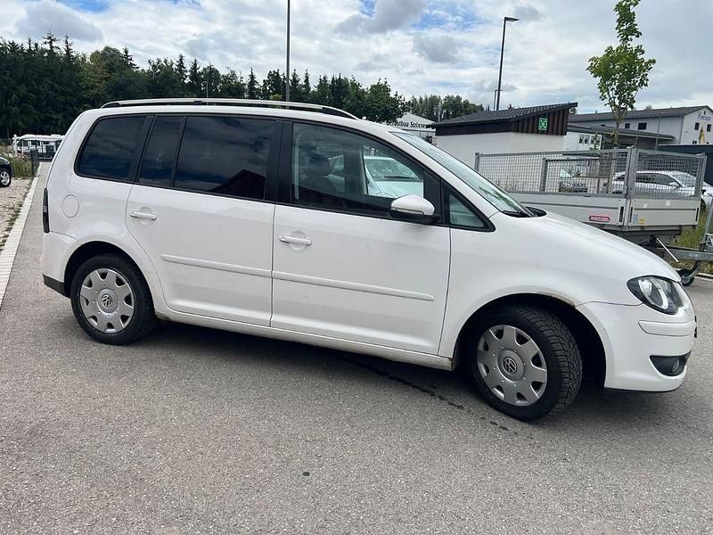Gebraucht VW Touran 150 PS (110 kW) 2009 Weiß Van / Kleinbus
