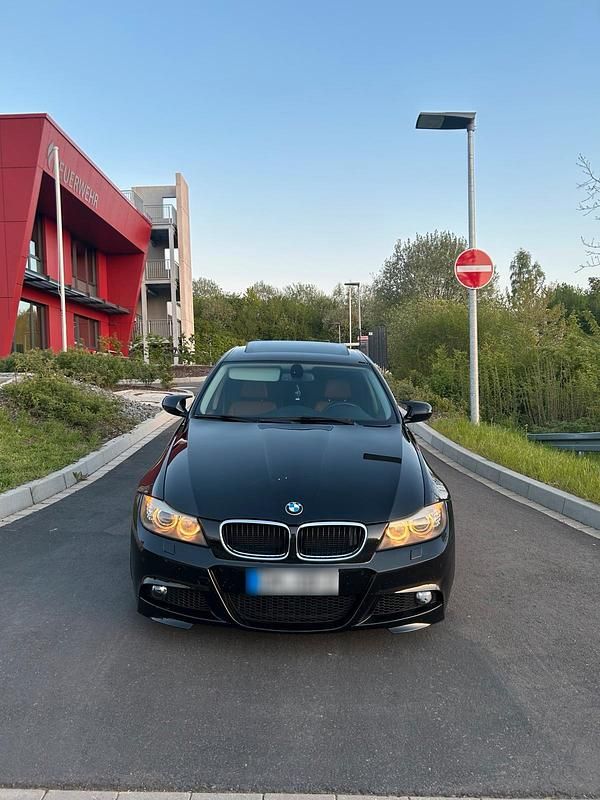 Second-hand BMW 325 Performance 204 CP (150 kW) 2010 Negru Berlinǎ
