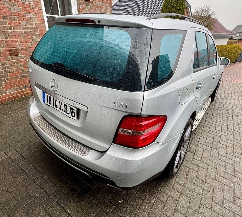 Gebraucht Mercedes ML320 224 PS (164 kW) 2006 Silber SUV