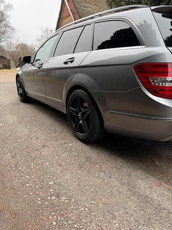 Gebraucht Mercedes C350 265 PS (194 kW) 2012 Kombi