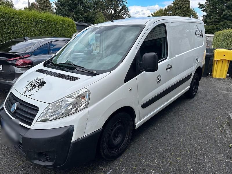Weiß Gebraucht 2007 Fiat Scudo Van / Kleinbus | 3.890 € (Fairer Preis) - Bild 1/4