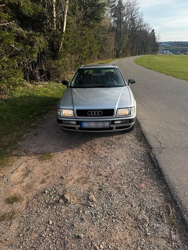 Second-hand Audi 80 Basis 115 CP (84 kW) 1992 Argintiu Berlinǎ