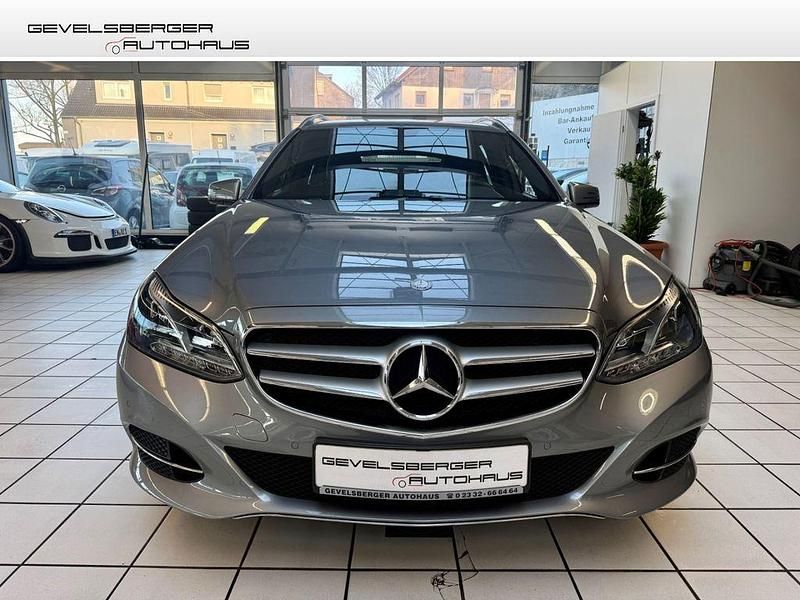 Gebraucht Mercedes E200 136 PS (100 kW) 2014 Palladiumsilber Kombi