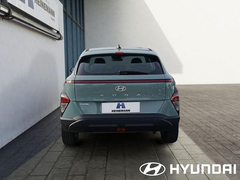 Neu Hyundai Kona 101 PS (74 kW) 2025 Mirage green SUV