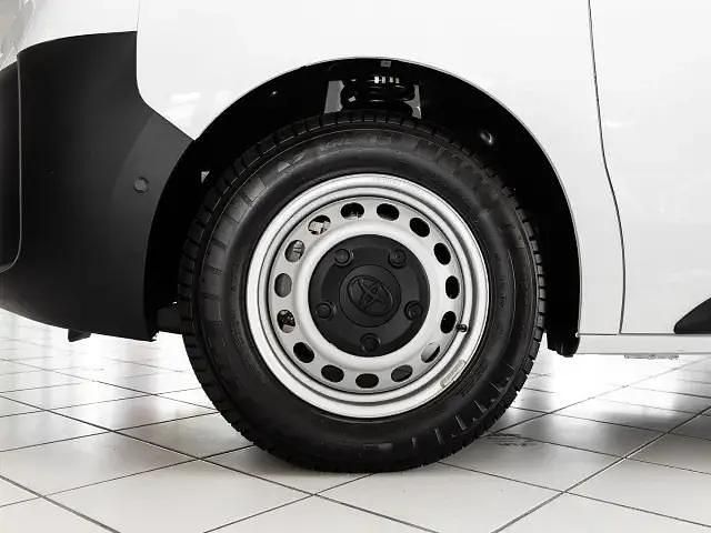 Gebraucht Toyota Proace 120 PS (88 kW) 2024 Weiss Van / Kleinbus