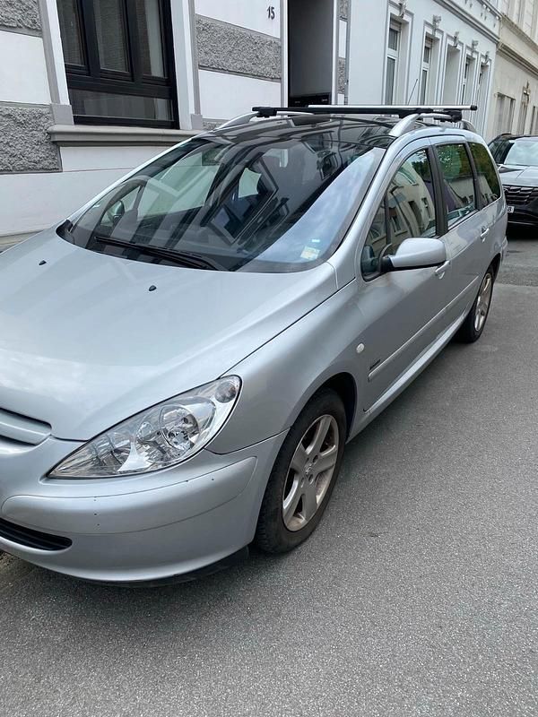 Silber Gebraucht 2005 Peugeot 307 Kombi | 999 € - Bild 1/4