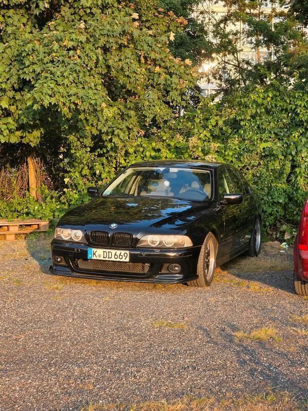 Schwarz Gebraucht 2001 BMW 540 M Sport Limousine | 8.999 € (Guter Preis) - Bild 1/4