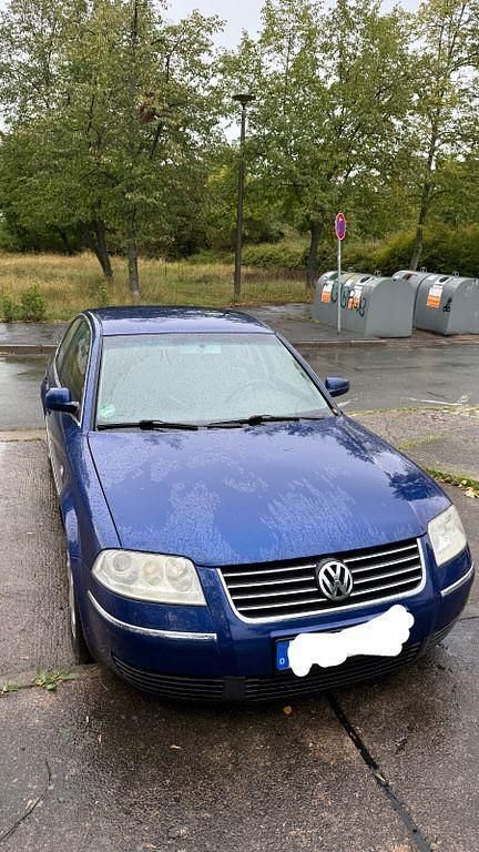 Blau Gebraucht 2001 VW Passat Basis Limousine | 2.500 € (Teuer) - Bild 1/4