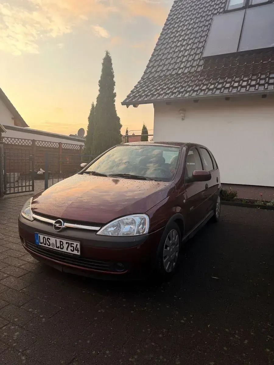 Używany Opel Corsa Elegance 75 KM (55 kW) 2002 Czerwony Hatchback