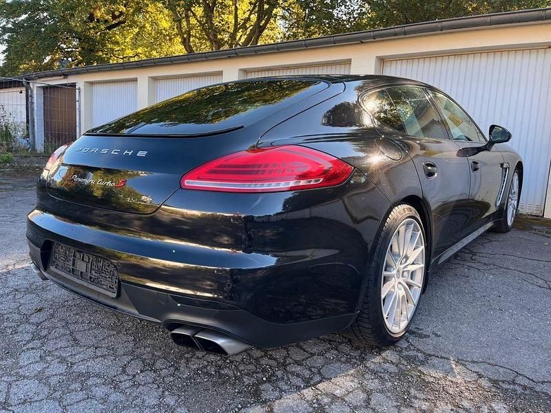 Gebraucht Porsche Panamera Turbo 519 PS (381 kW) 2014 Schwarz Limousine