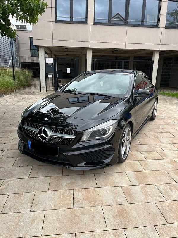 Schwarz Gebraucht 2014 Mercedes CLA200 AMG line Coupé | 15.500 € (Fairer Preis) - Bild 1/4